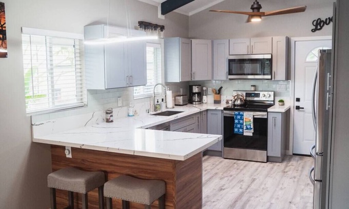 Waianae House | Spacious 2 BR Beach House with King Suite