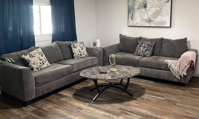 Kreole Apartment | Spacious 2 Queens 1 Bath 3 TVs Full Kitchen
