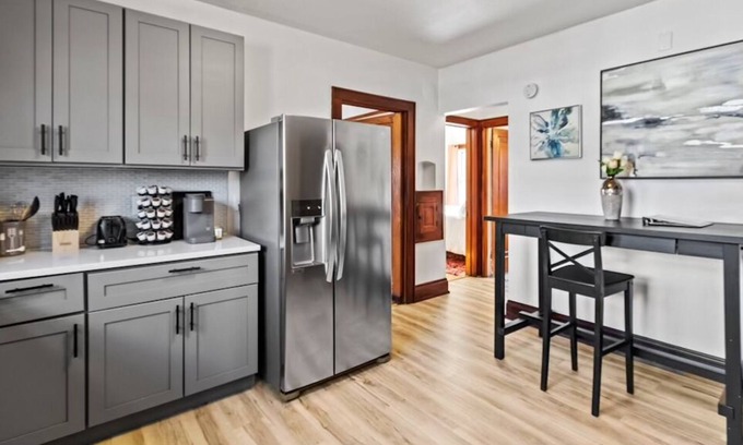 Bay View House | Spacious 2bd lower unit located in Bay View, pet friendly.