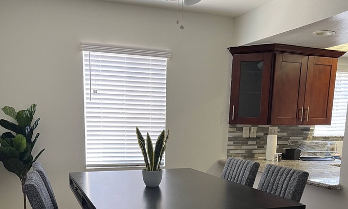 Downtown House | Spacious 2BR, 2BA Townhouse near Hollywood, Burbank and Pasadena