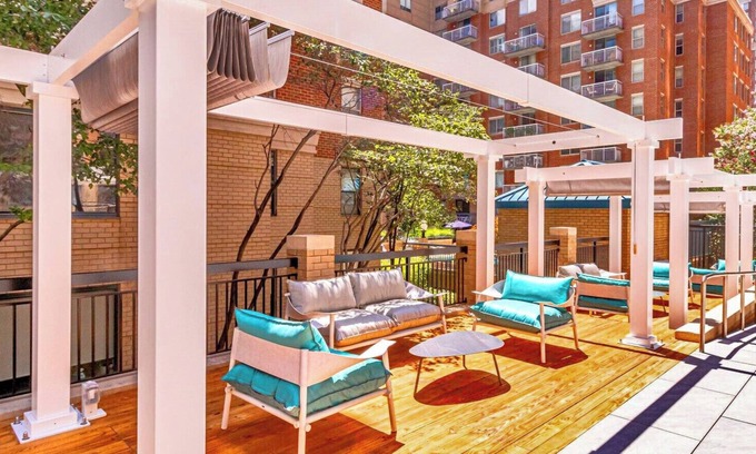 Ballston Apartment | Spacious 2BR Condo at Ballston