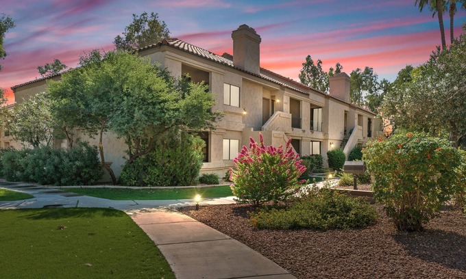 Scottsdale Ranch Condo | Spacious 2BR Condo with Courtyard View