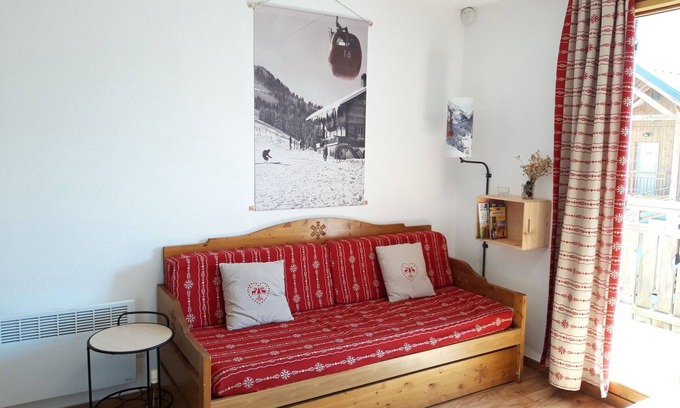 Albiez-le-Vieux Apartment | Spacious 3* apartment 300m from slopes and shops, south balcony, parking, end of stay included