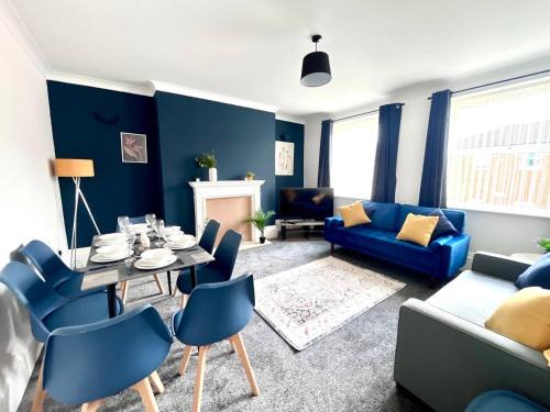 Blyth Apartment | Spacious 3 Bdrm Close To Beach