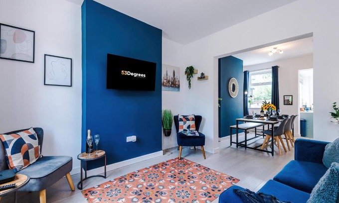 Nantwich House | Spacious 3-bed home in Nantwich by 53 Degrees Property - Amazing location, Ideal for Groups - Sleeps 6