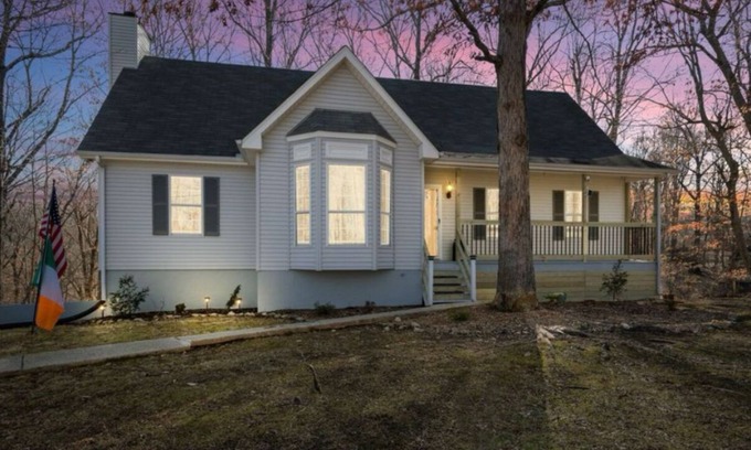 Kingston Springs House | Spacious 3 bedroom house in charming Kingston Springs with WiFi, AC,