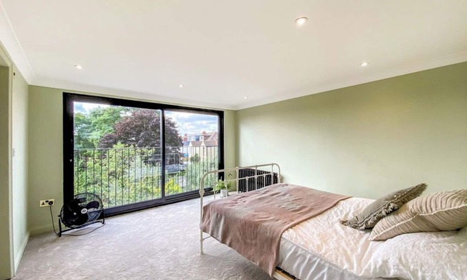 Cranbrook Apartment | Spacious 3-Bedroom Family Home with Garden