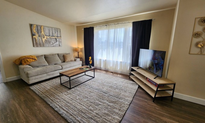 McKinleyville House | Spacious 3-Bedroom Eucalyptus House