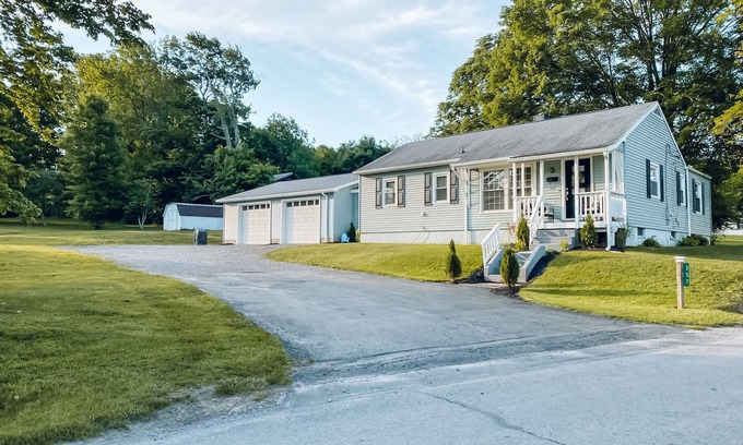 Slippery Rock House | Spacious 3 bedroom home with plenty of green space