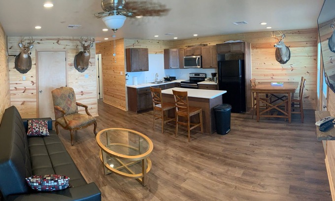 Venice Boat Rental | Spacious 3-Bedroom 2-Bath Houseboat in Venice for Rent