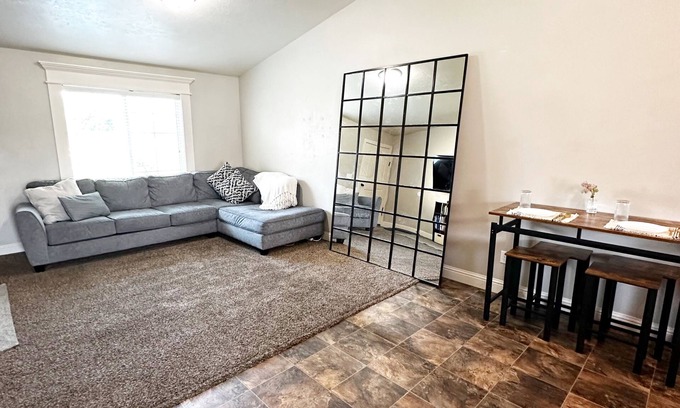 Ammon Condo | Spacious 3-Bedroom Ammon Condo with WiFi, AC, Full Kitchen & Modern Comforts