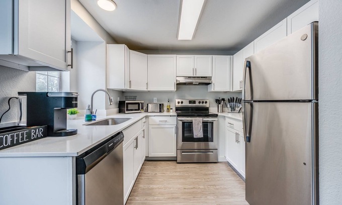 Puyallup Apartment | Spacious 3 Bedroom Apartment in Puyallup, WA | Ideal for Families & Groups