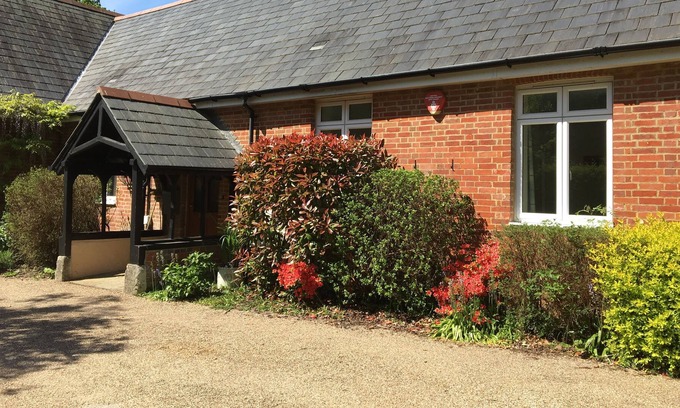 New Forest District House | Spacious 3 bedroom Old School House nestled in the New Forest countryside