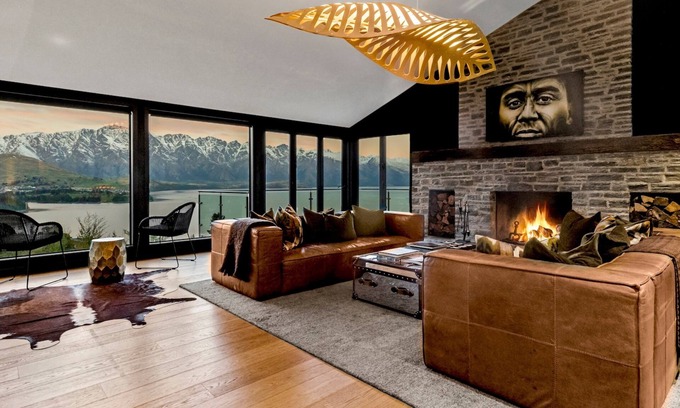 Fernhill House | Spacious 3-Bedroom Villa Close to Central Queenstown