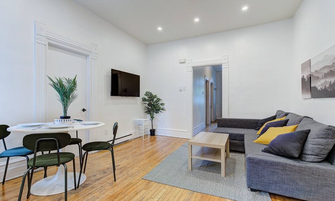 Sainte-Marie Apartment | Spacious 3 bedrooms in DT Montreal*
