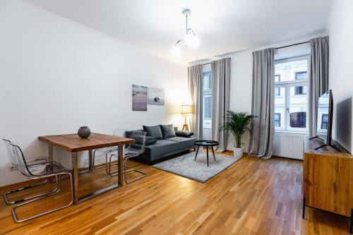 Neulerchenfeld Apartment | Spacious 3-room apt. 15 min to the city center