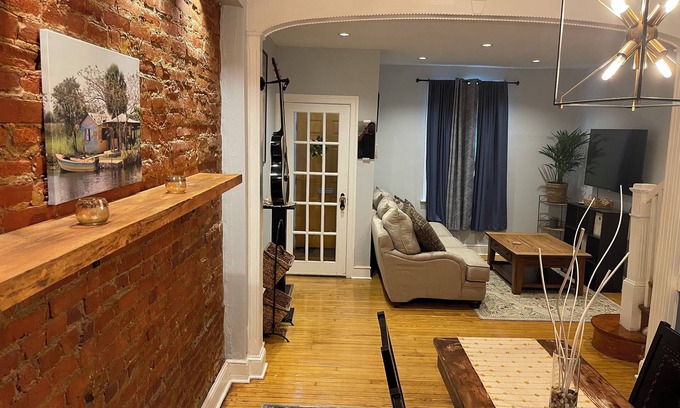Pennsport House | Spacious 3BDRM Home In Pennsport Philadelphia with 3rd floor Deck