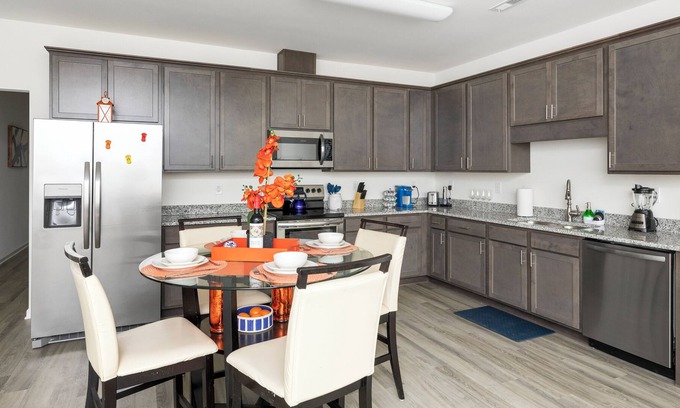 Oakdale House | Spacious 3BR/2BA Home W/ Parking