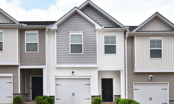 Conestee Condo | Spacious 3BR Condo Near Downtown Greenville, I-85, Shopping, Dining, and More!