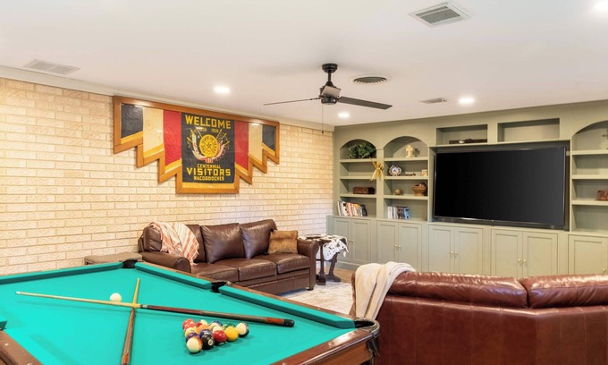 Garden Oaks House | Spacious 3BR Retreat - Pool Table, Gazebo, Yard