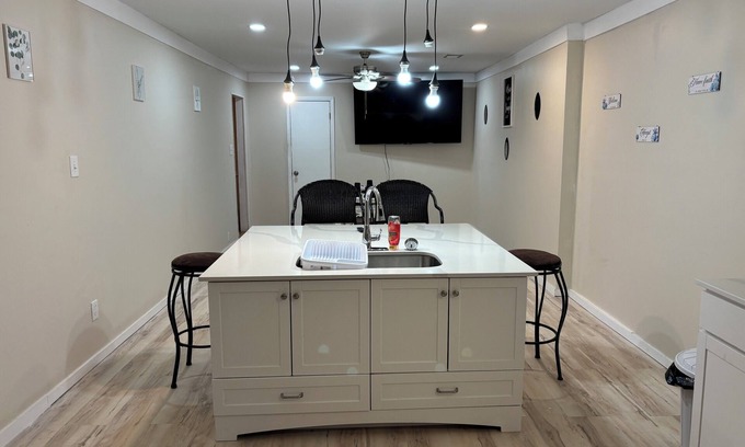 Tuscaloosa House | Spacious 4-bedroom house with AC, WiFi in charming Tuscaloosa