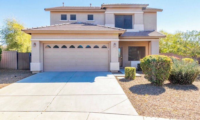 Royal Ranch House | Spacious 4 Bedroom Home with Pool/Game room
