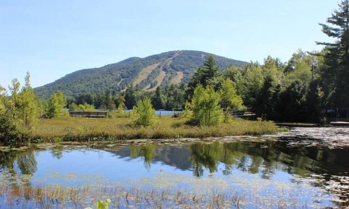 Bridgton House | Spacious 4 Bedroom Home ~ Moose Pond/Pleasant Mountain. Kids Love It Here!