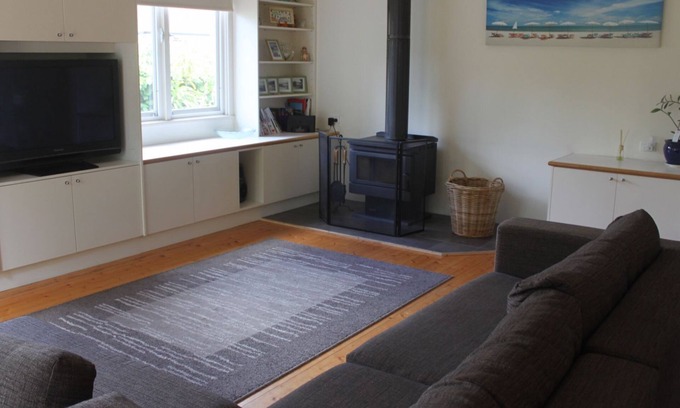 Anglesea House | Spacious 4 bedroom house - Walk to beach, river, golf course and shops
