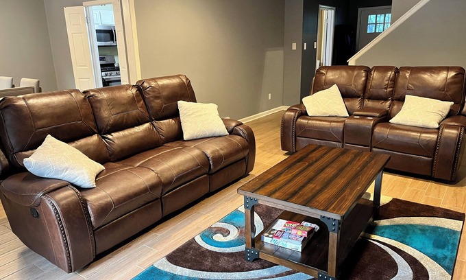 University District House | Spacious 4-bedroom house in charming Memphis with AC, WiFi
