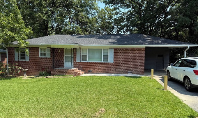Mount Berry House | Spacious 4-bedroom house in fantastic Rome with WiFi, AC, washer dryer,