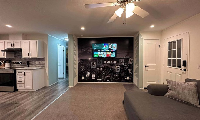 Bangor House | Spacious 4-bedroom house in beautiful Bangor with AC, WiFi