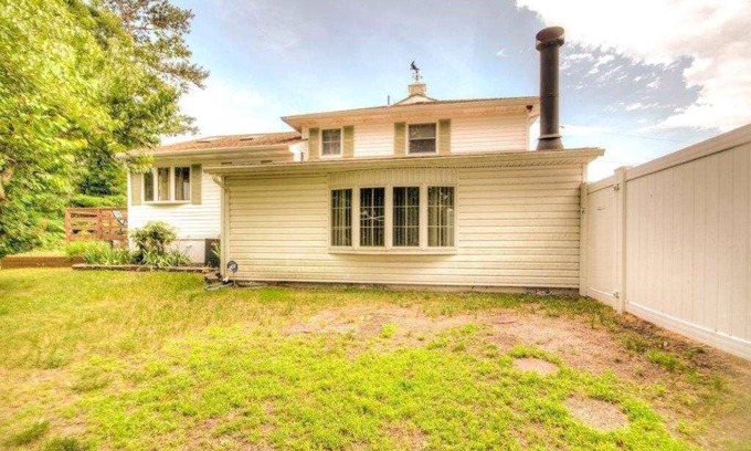 Somers Point House | Spacious 4 bedroom house with AC, WiFi, fitness room in charming Somers Point.