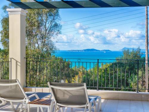 Termenades Villa | Spacious 4-Bedroom Villa with Private Pool and Stunning Sunset Views, 3 Minutes from the Beach