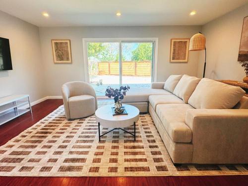 Hacienda Heights House | Spacious 4B2B HOUSE DTLA & Disney Office Gym