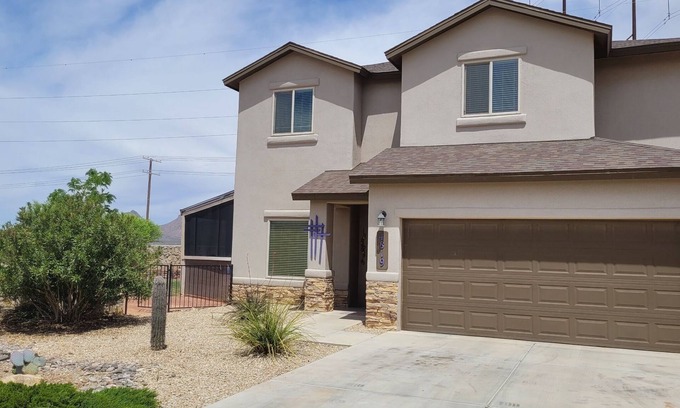 Las Cruces House | Spacious 4BR/3 Bath House with Beautiful Mountain Views front and back.