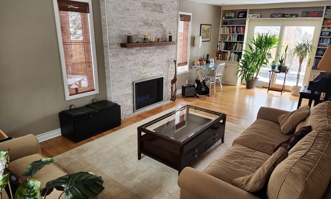 Table Mesa House | Spacious 4BR Home Near Trails & Shops – AC, WiFi, & Family-Friendly!