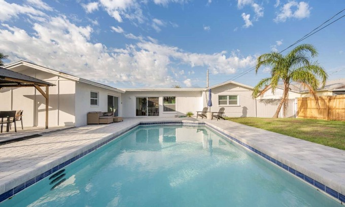 West Bradenton House | Spacious 4BR Oasis w/Pool Near Anna Maria Island