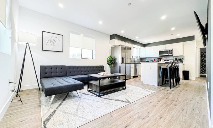 View Park-Windsor Hills House | Spacious 4BR Retreat in the Heart of Vibrant K-Town – OAK1 - VP