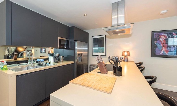 Avonmore and Brook Green House | Spacious 4BR Victorian Estate in Kensington