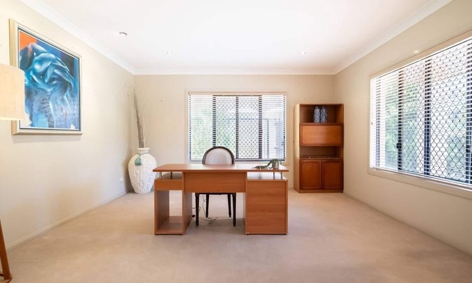 Upper Mount Gravatt House | Spacious 5BR | Prime Upper Mt Gravatt Location!