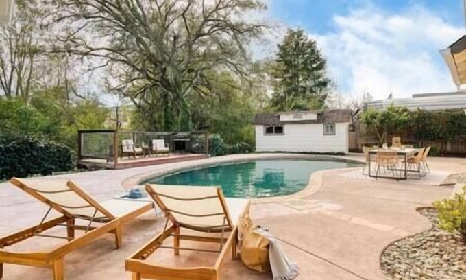Bennett Valley House | Spacious 5 BDRM Group Getaway w/Pool & EV Charger