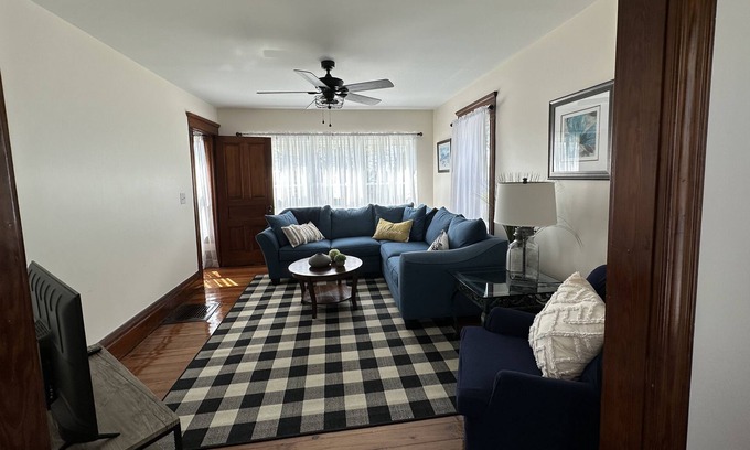 Fair Haven House | Spacious 5 bdrm Retreat Steps to Lake Ontario & Fair Haven State Park Sleeps 10!
