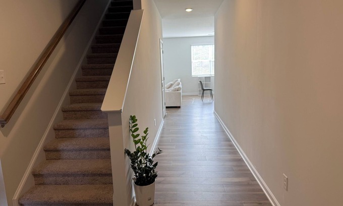 Lawrenceville House | Spacious 5-bedroom house with AC and WiFi in awesome Lawrenceville