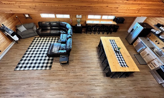 Cody Cabin | Spacious 5-bedroom, 5-Bathroom lodge! Sleeps 22! Across from famous Cody rodeo!