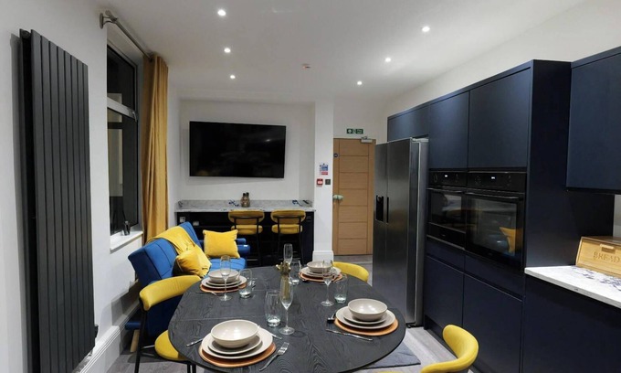 Liverpool House | Spacious 5-bedroom All Ensuite luxurious house in lovely Liverpool