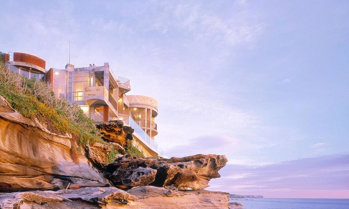 South Coogee Villa | Spacious 5-bedroom villa in fabulous South Coogee with fitness room