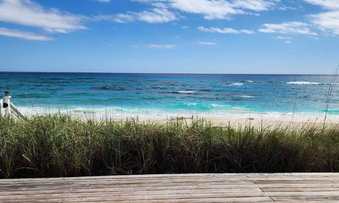 Hope Town Cottage | Spacious 5-bedroom cottage in charming Hope Town on the Atlantic Ocean