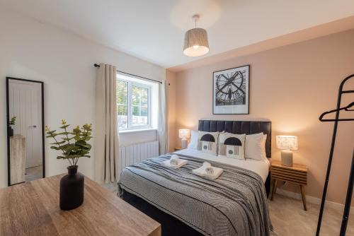 Newark upon Trent House | Spacious 5-Bedroom House in Nottingham