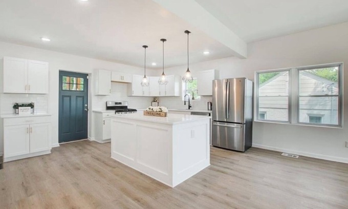 Sylvan Hills House | Spacious 5-bedroom house with AC, WiFi in enjoyable Atlanta