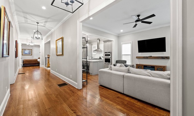 Pittsburgh House | Spacious 5-bedroom house with WiFi, AC in delightful InTown Atlanta.